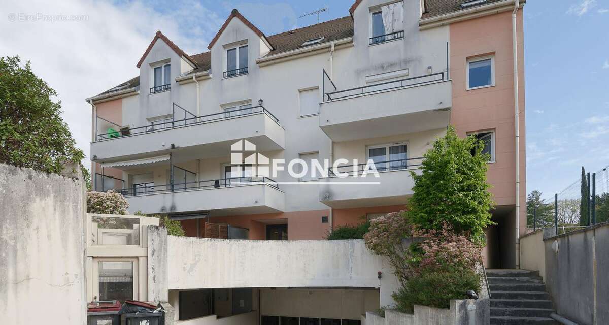 Appartement à CORBEIL-ESSONNES