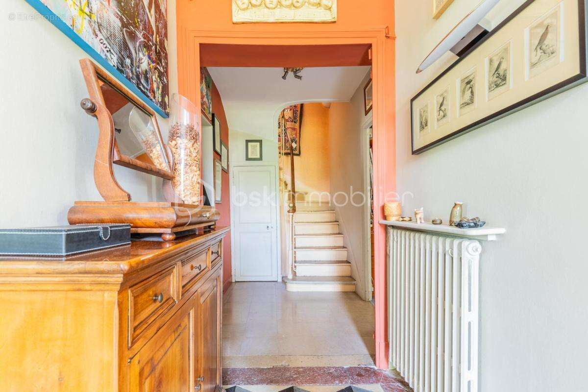 Maison familiale de 162 m² avec véranda et grand jardin – Quartier résidentiel recherché - photo 3