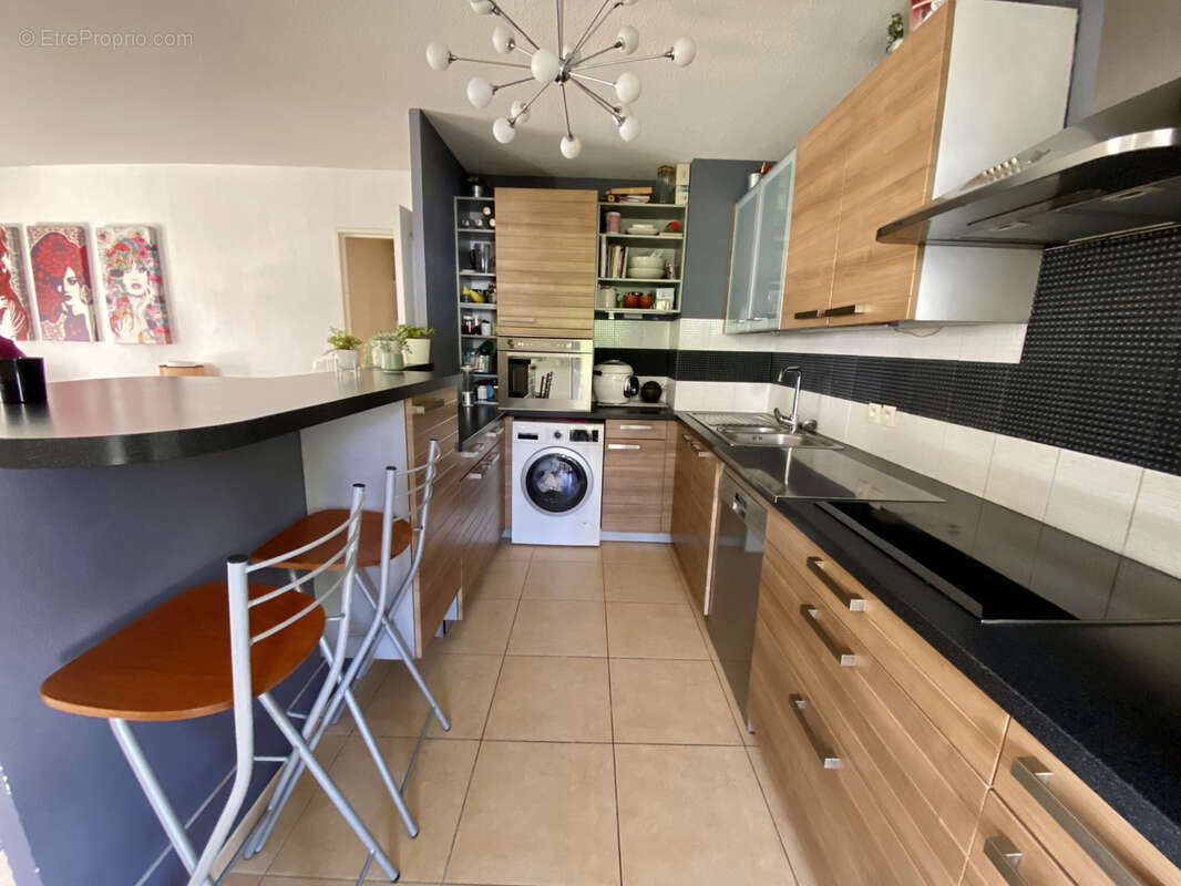 Appartement à SAINT-LAURENT-DU-VAR