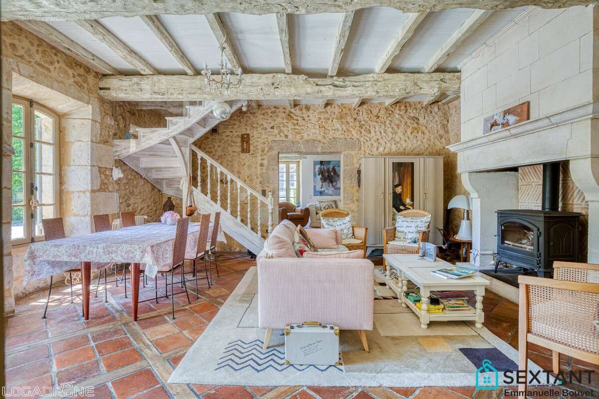 Maison à QUEYSSAC