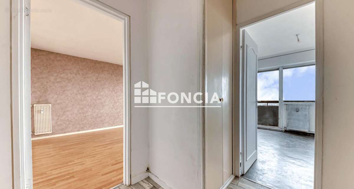 Appartement à RILLIEUX-LA-PAPE