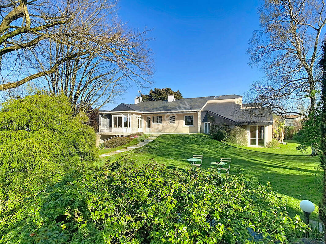 Maison à SAINT-MACAIRE-EN-MAUGES