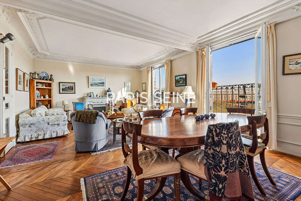 Appartement à PARIS-7E