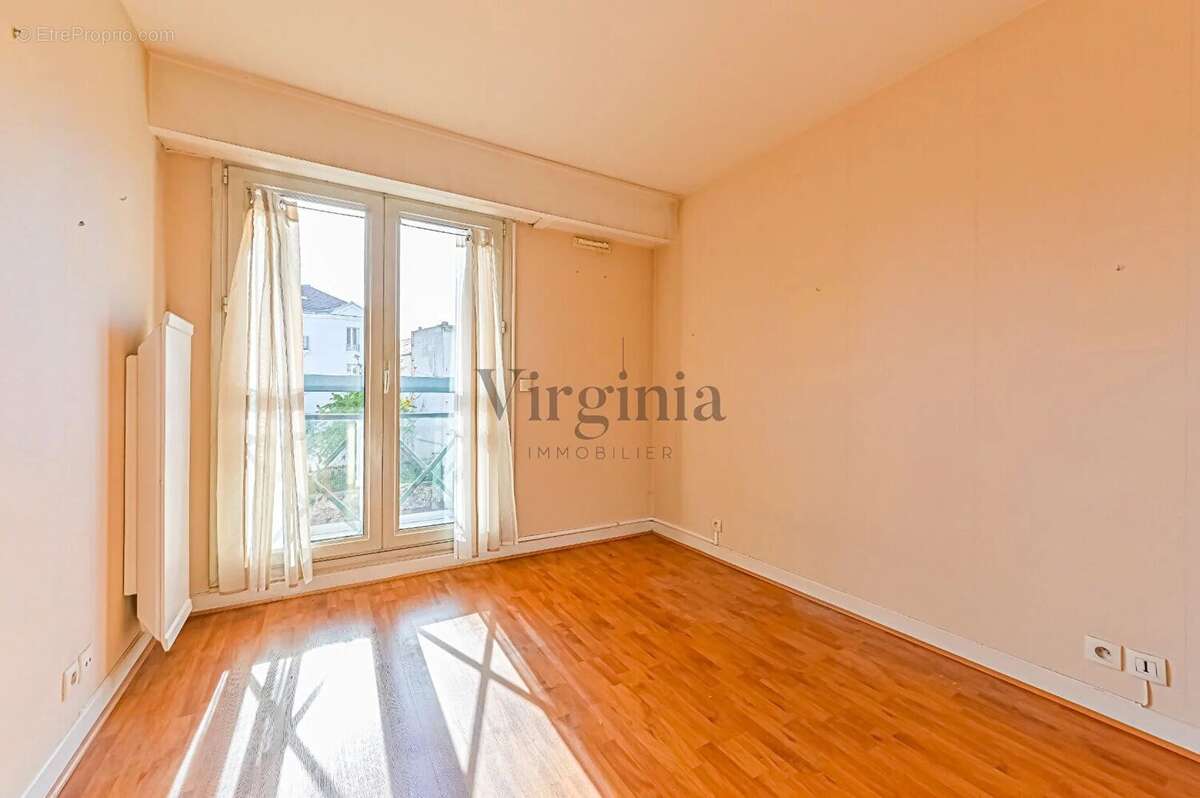 Appartement à CHARENTON-LE-PONT