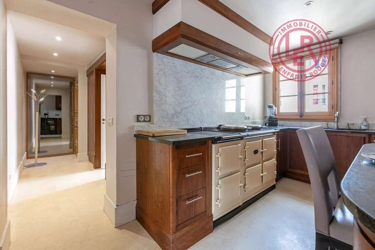 Appartement à PARIS-3E