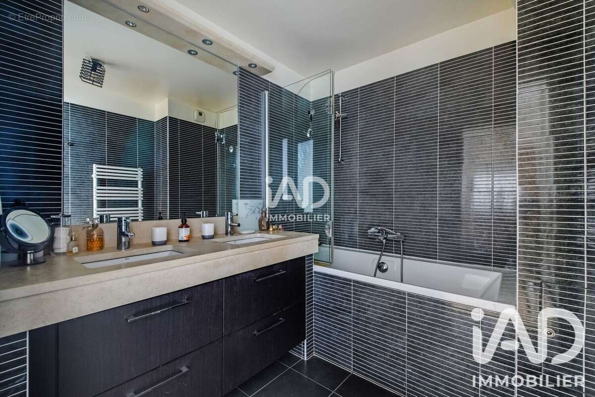 Photo 9 - Appartement à LEVALLOIS-PERRET