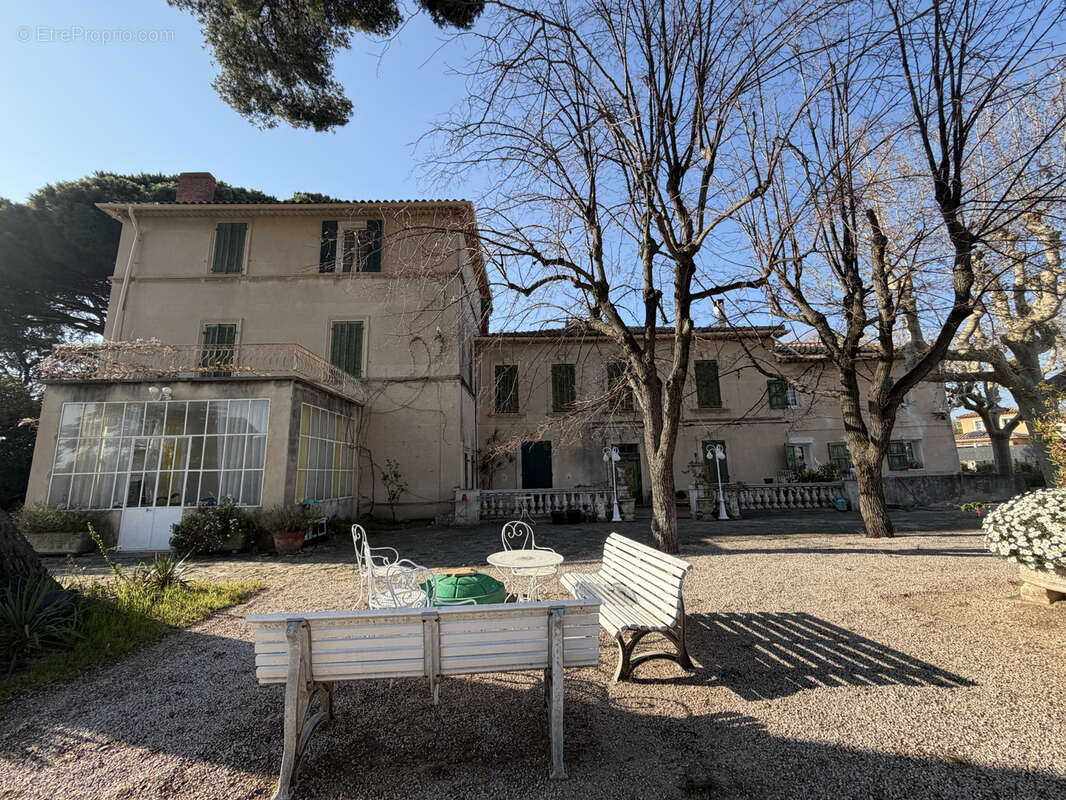 Maison à SAINT-CYR-SUR-MER
