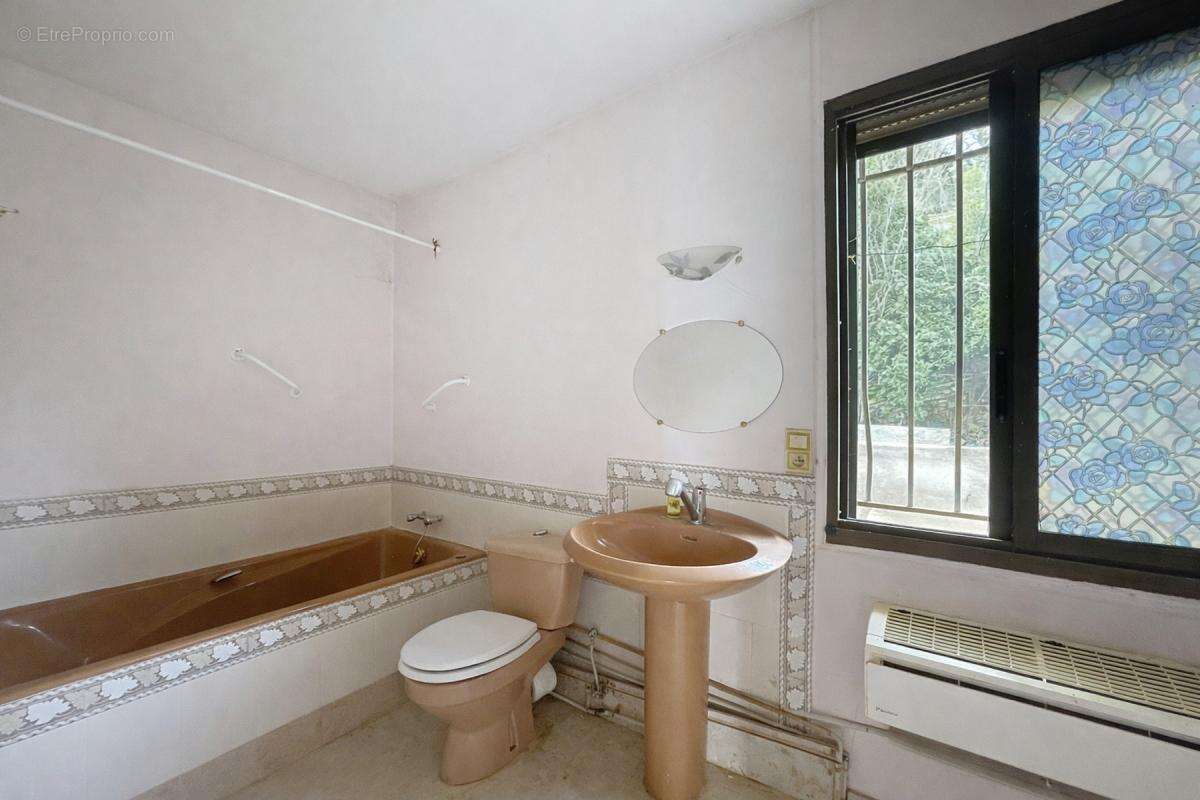 Maison à VILLENEUVE-LES-AVIGNON