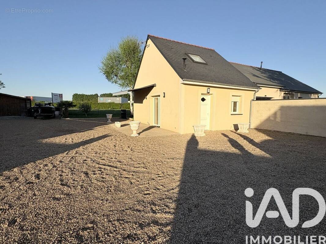 Photo 1 - Maison à LONGUE-JUMELLES