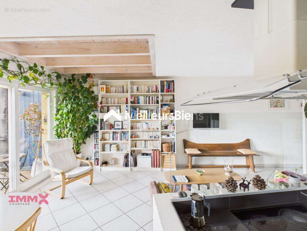 Appartement à LA ROCHE-SUR-FORON