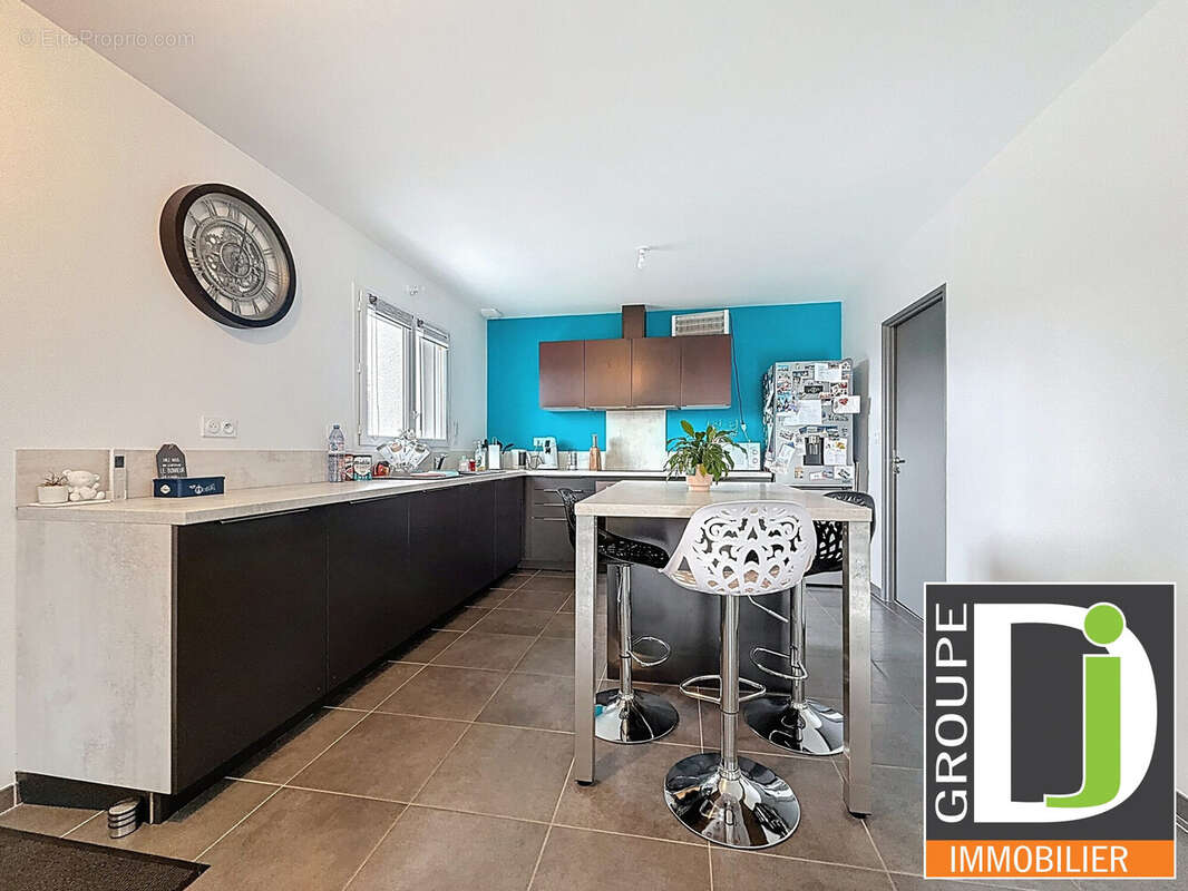 Maison à AOUSTE-SUR-SYE