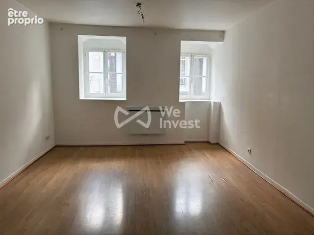 Appartement à NAY
