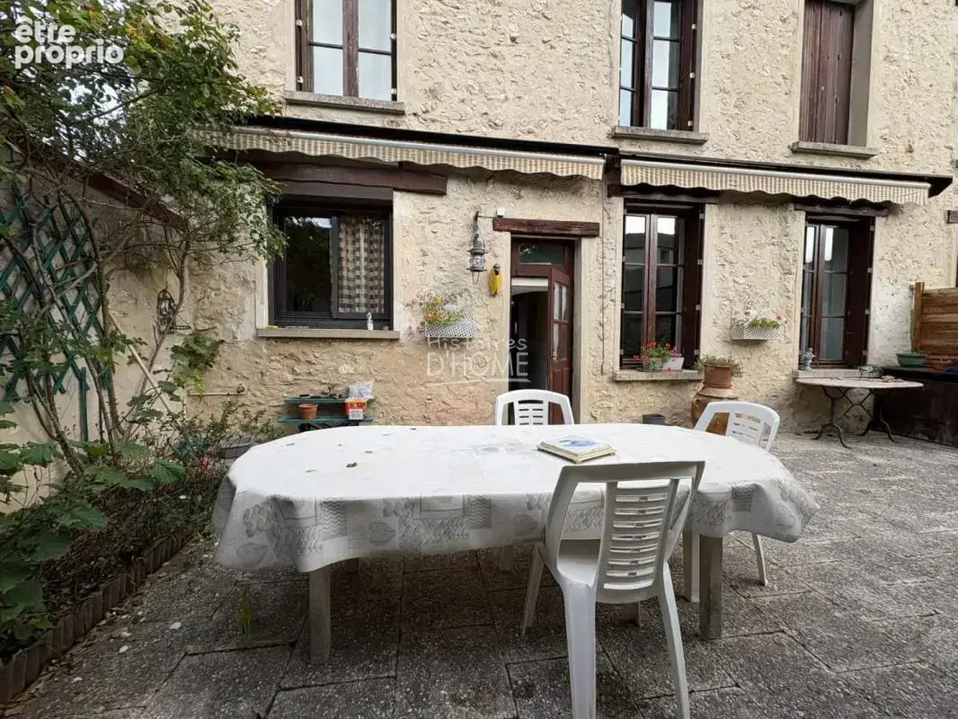 Maison familiale de 5 chambres à deux pas des écoles et des commerces - photo 2