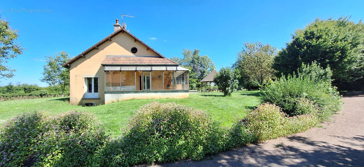 Maison à BUSSY-EN-OTHE