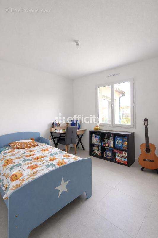 Maison à SAINT-JULIEN-L'ARS