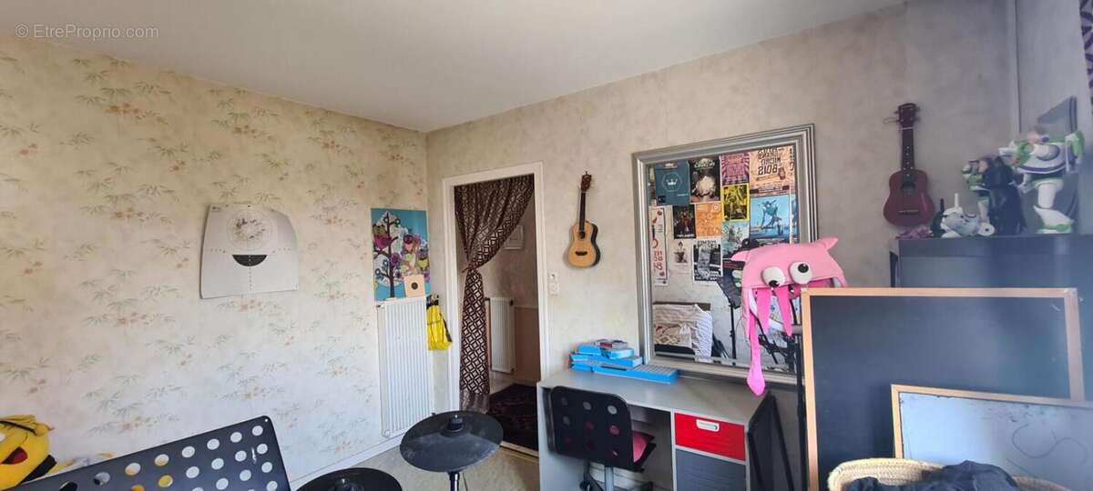 Maison Clisson 5 P . 3 Chs . Bureau . 81.29 M² . T 377 M² . Terrasse . Garage - photo 15