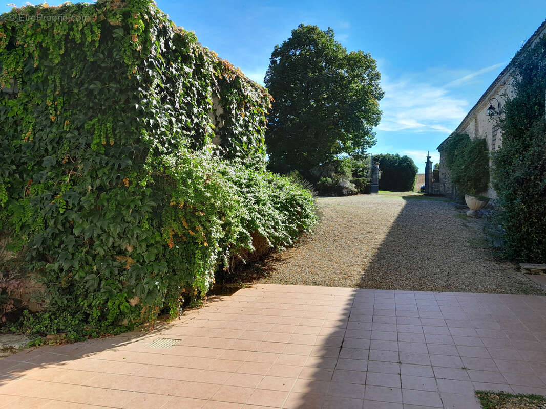 Maison à BRASSAC