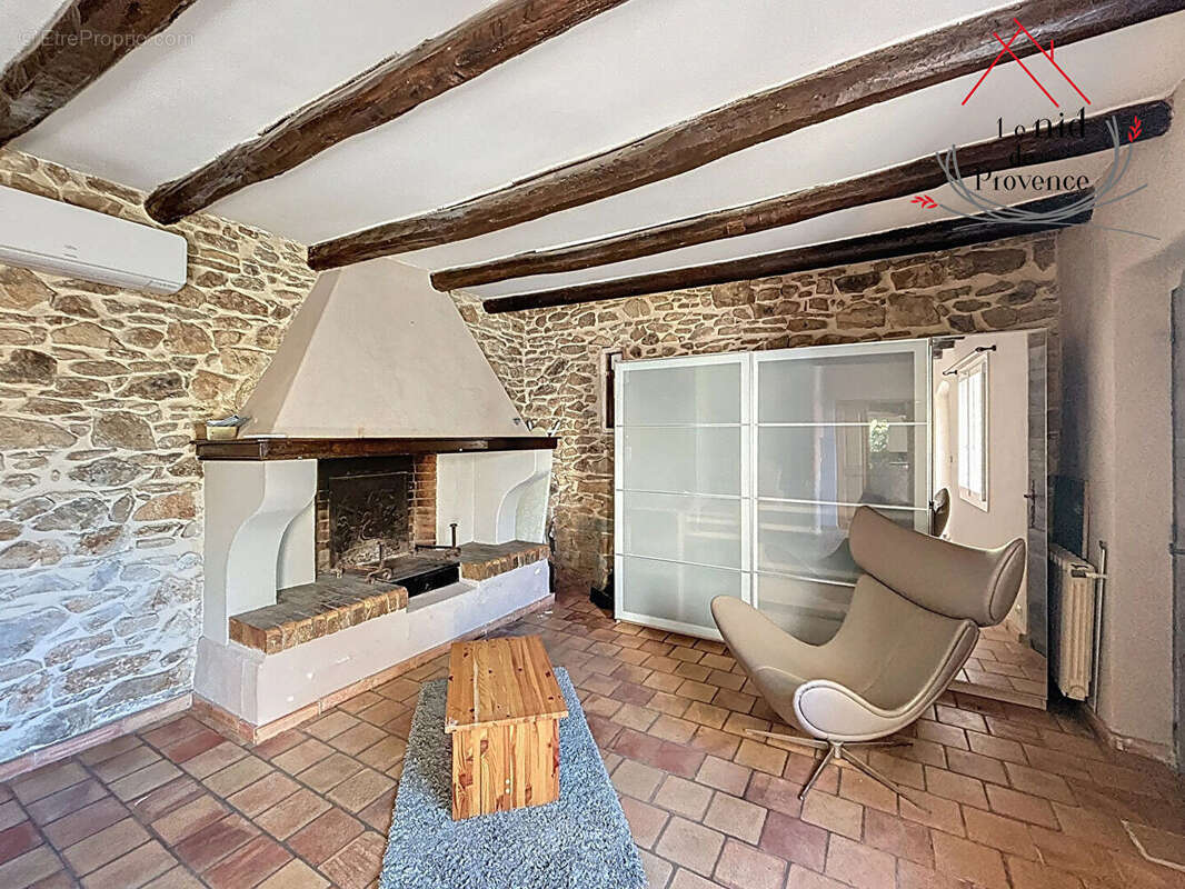 Maison à LAUDUN-L'ARDOISE