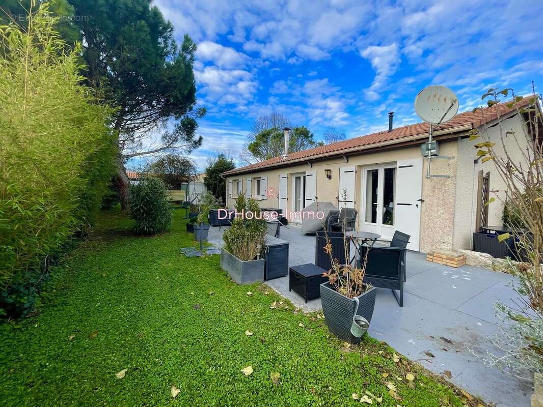 Maison à BAIGNES-SAINTE-RADEGONDE