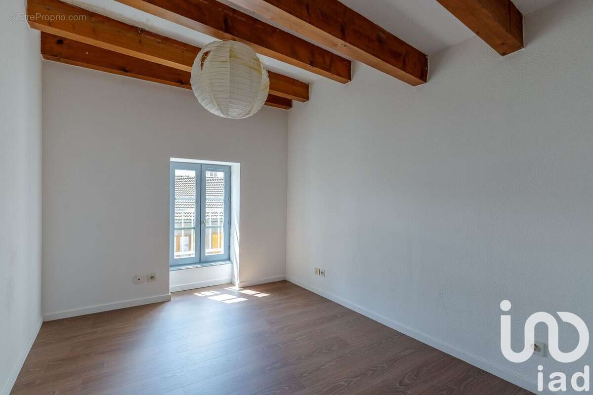 Maison 111 m² à Saint-Felicien  - photo 5
