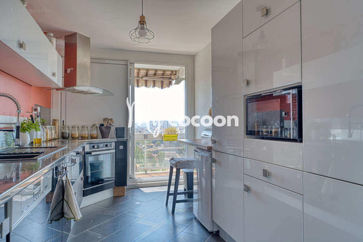 Appartement à LYON-8E