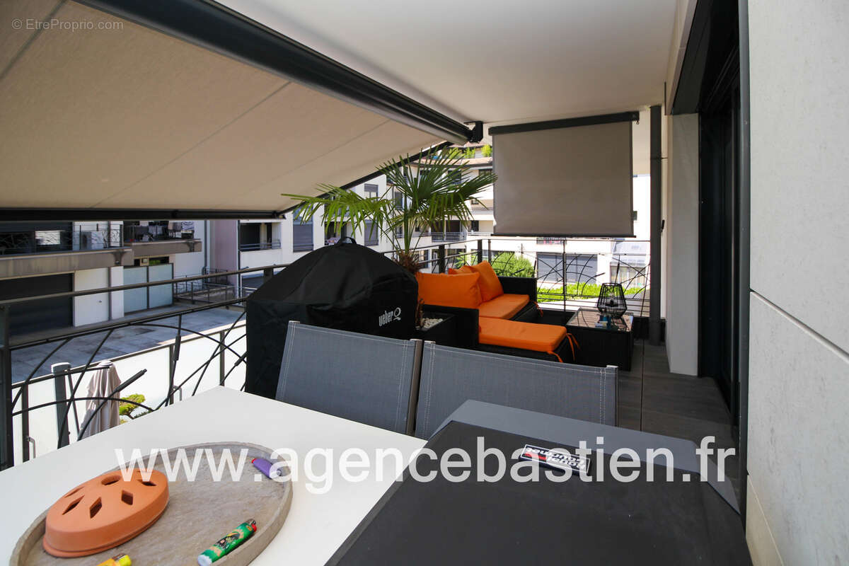 DIVONNE-LES-BAINS   Centre-ville -  Appartement T3 de 79 m2 avec terrasse, garage et cave - photo 9