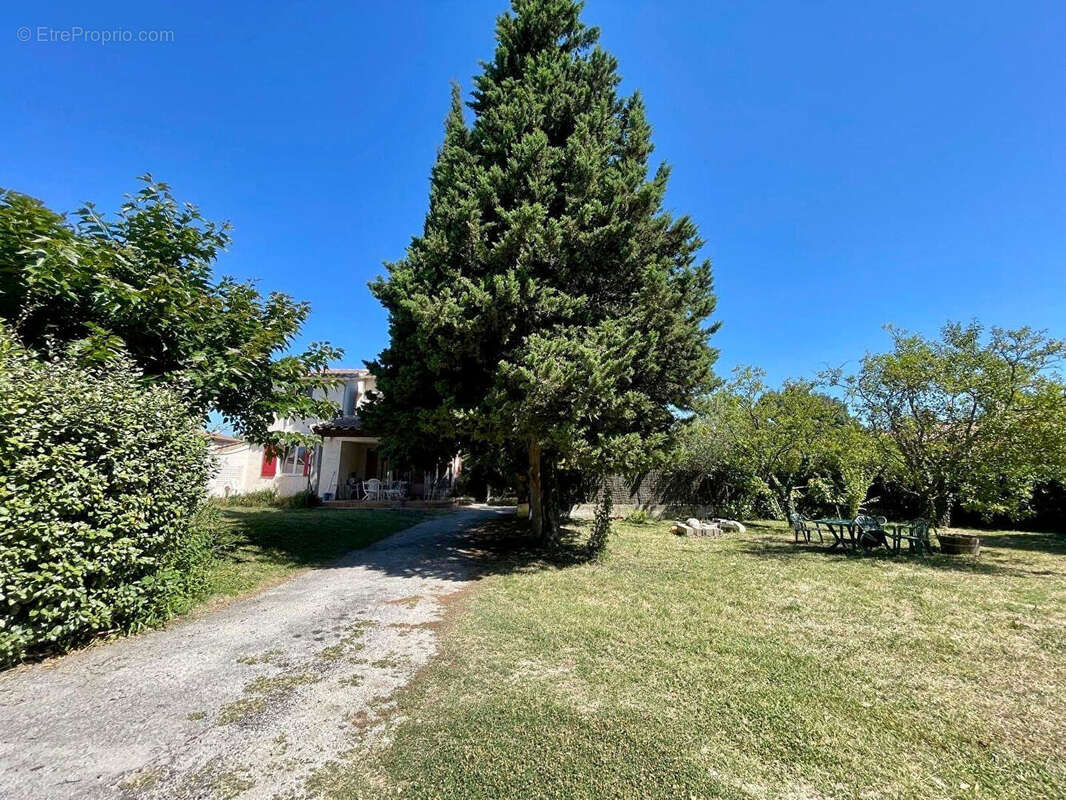 Autre à L&#039;ISLE-SUR-LA-SORGUE