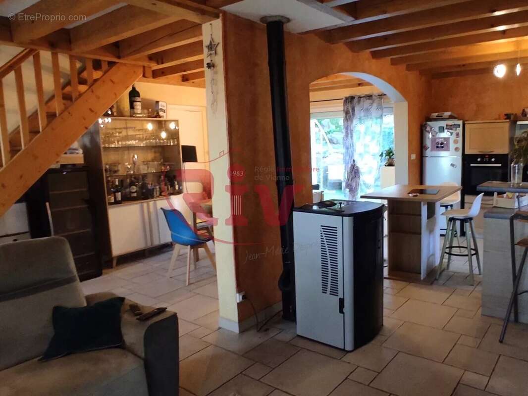 Maison à LA CHAPELLE-VILLARS