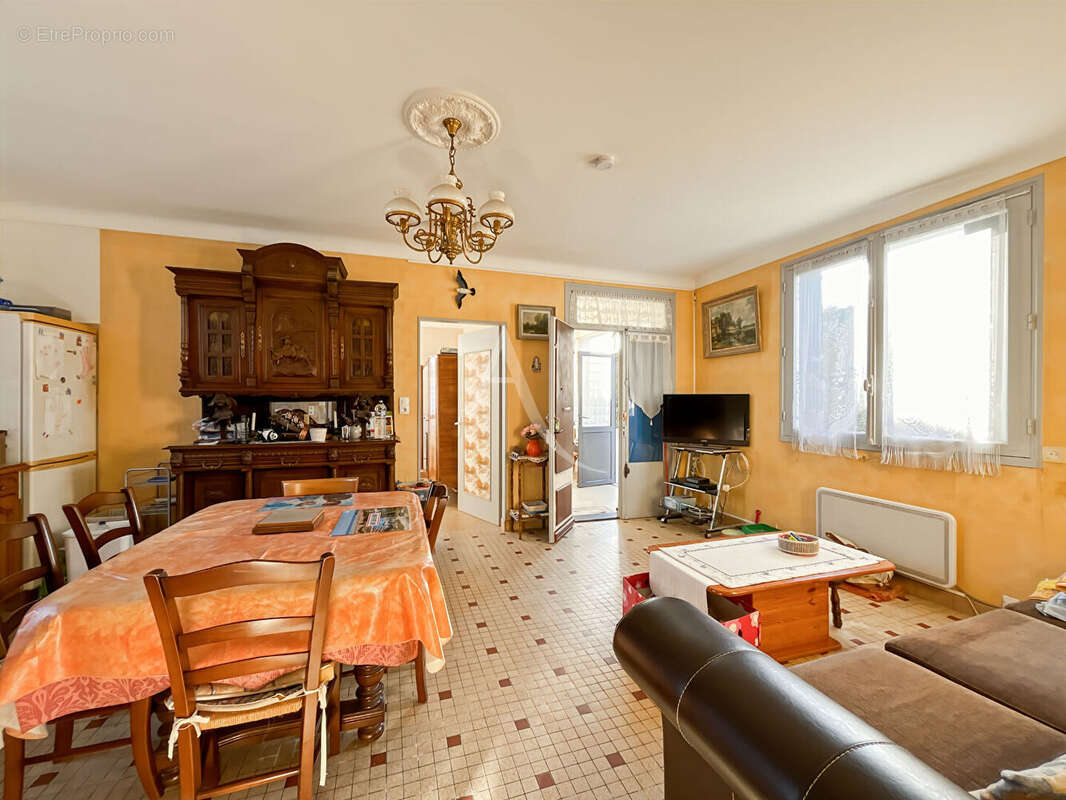 Maison T3 avec garage de 40 m² à seulement 250 mètres du Super U - photo 3