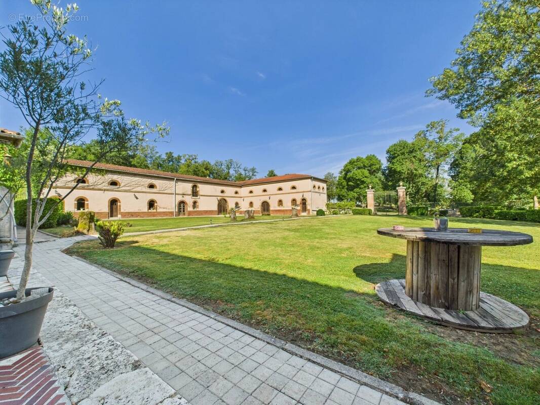 Château d’Exception– Prêt à Vivre, Potentiel à Révéler - photo 2