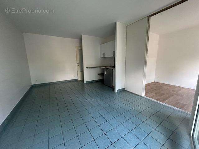   - Appartement à VILLEURBANNE