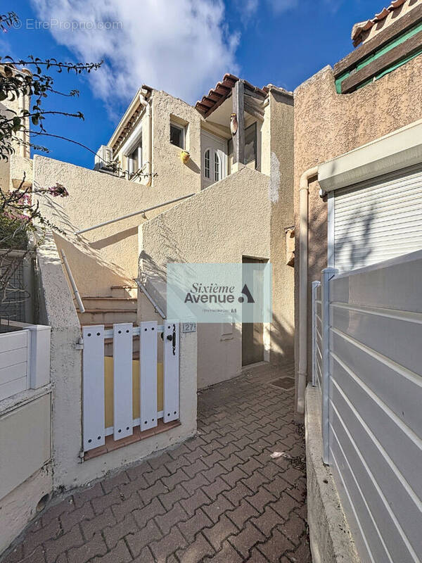 Appartement à SIX-FOURS-LES-PLAGES