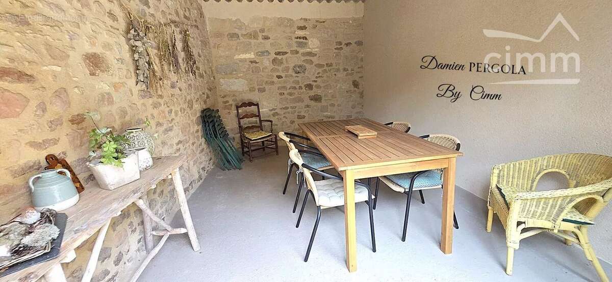 Maison en pierre rénovée avec garage et cour intérieure – Le Lardin-Saint-Lazare - photo 12