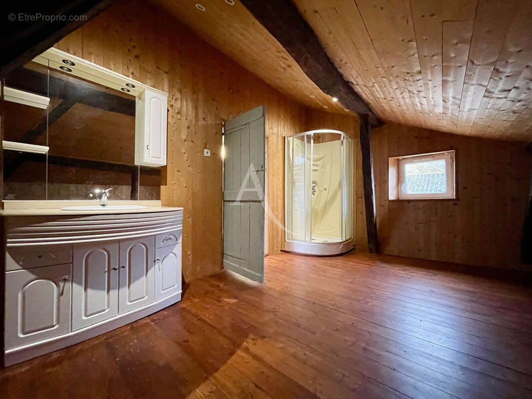 Appartement à LOMBEZ