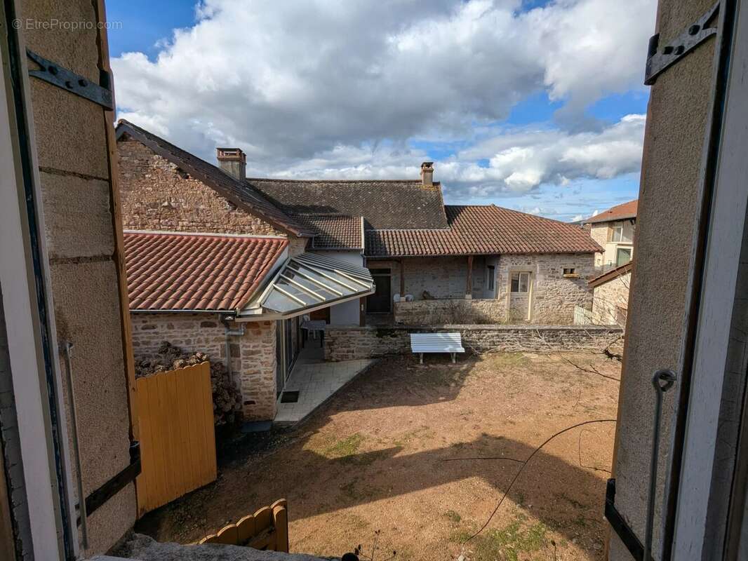 Maison à BERZE-LA-VILLE