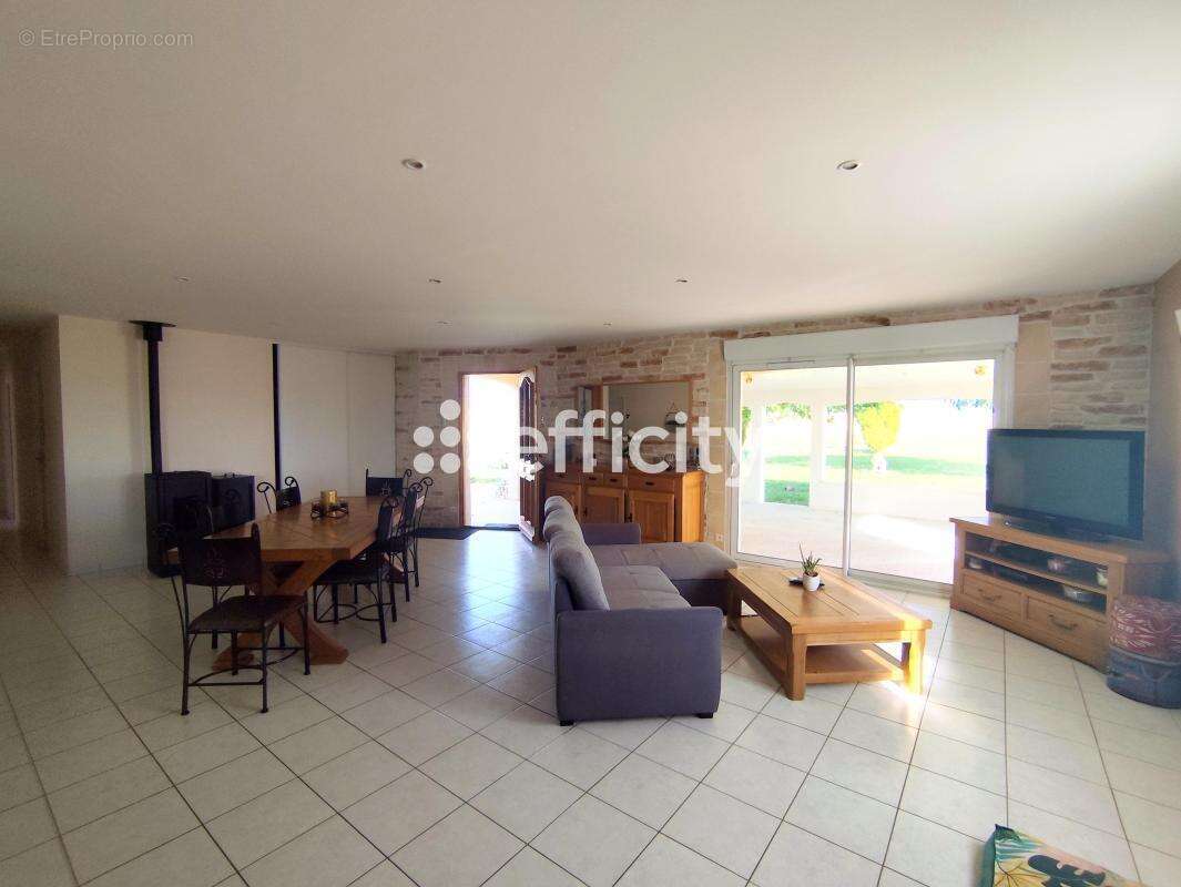 Maison 133 m² à Perignac  - photo 5