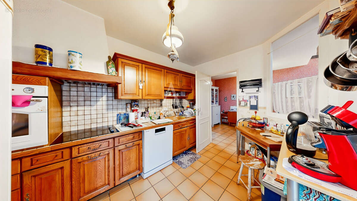 Maison à JOUY-LE-MOUTIER