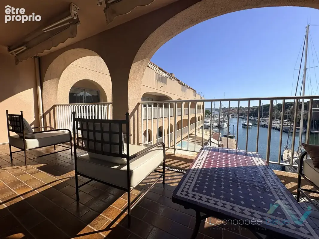 Vente t2 hyeres terrasse parking hyeres port vue mer - photo 3
