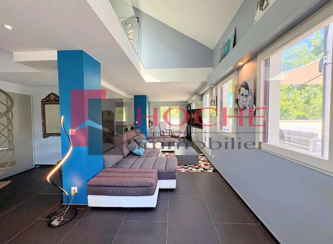 4 P + C  Duplex Penthouse - Garage - 106 m² - photo 4