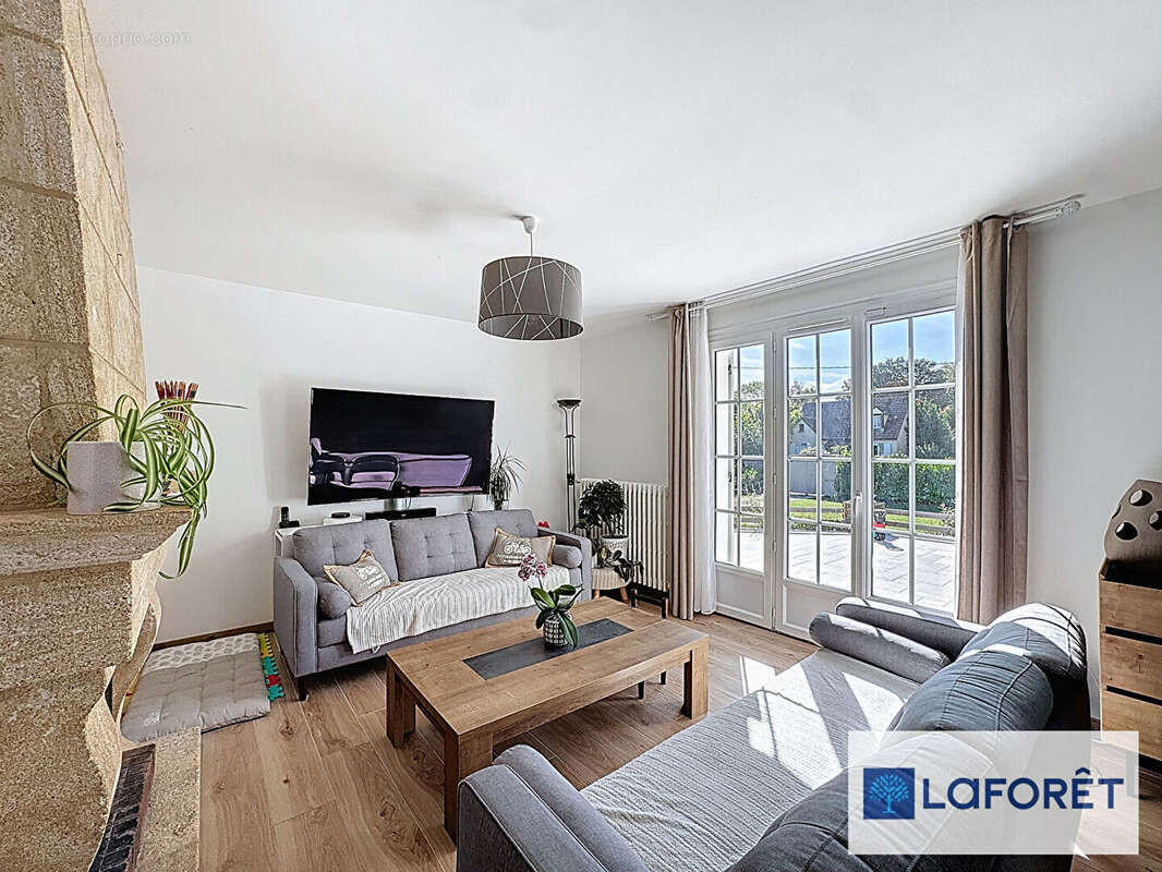 Maison à LES MESNULS