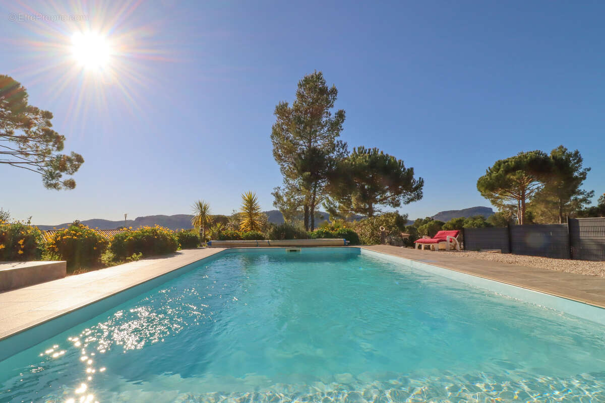 Maison à BAGNOLS-EN-FORET