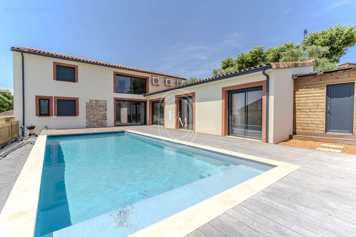 Maison à MONTJOIRE