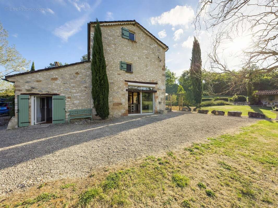 Une combinaison parfaite de luxe et de tradition dans la campagne française. - photo 14