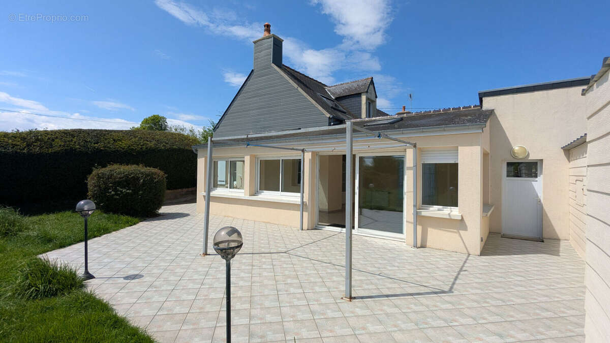 Maison à FONTENAY-SUR-MER