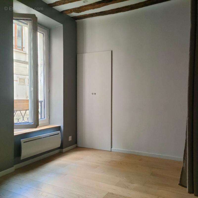 Studio de charme refait à neuf- Faubourg Saint-Antoine-vendu loué- - photo 10