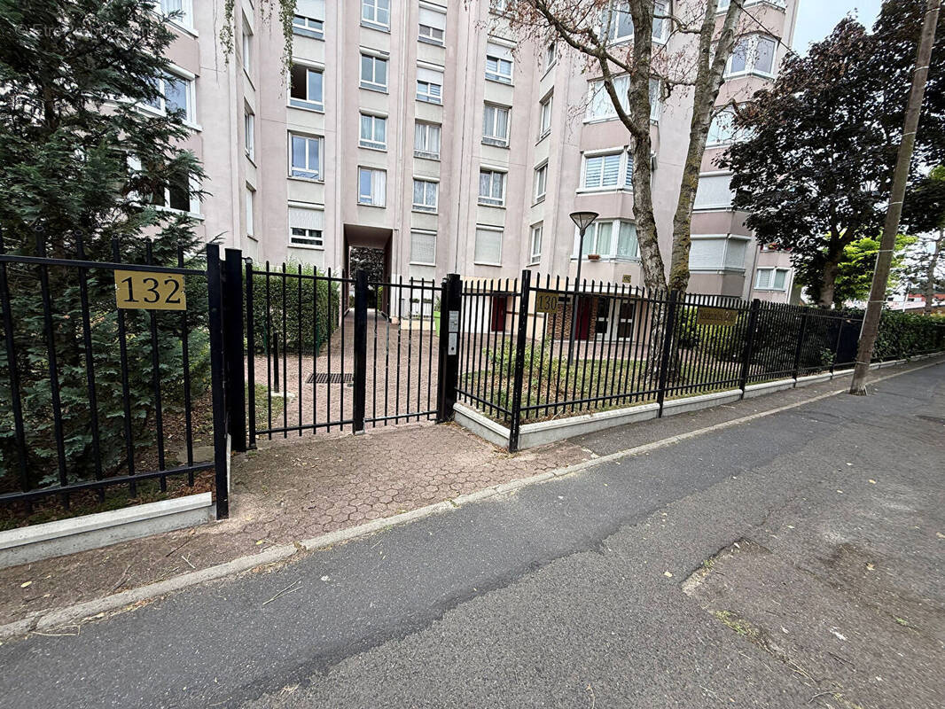 Appartement à SARTROUVILLE