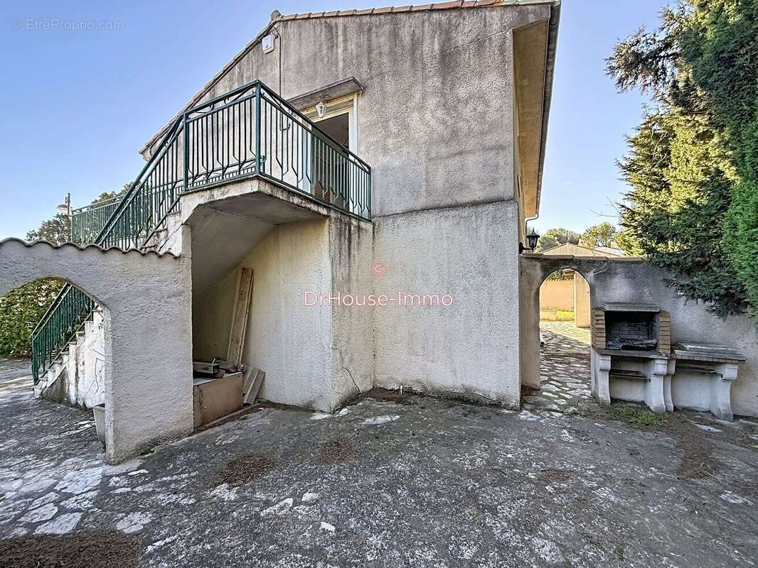 Maison à SAINT-VICTORET