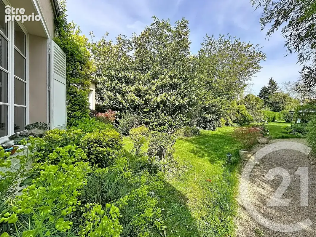Maison 10 pièces 263 m² à vendre à Chartres (28000) - photo 2
