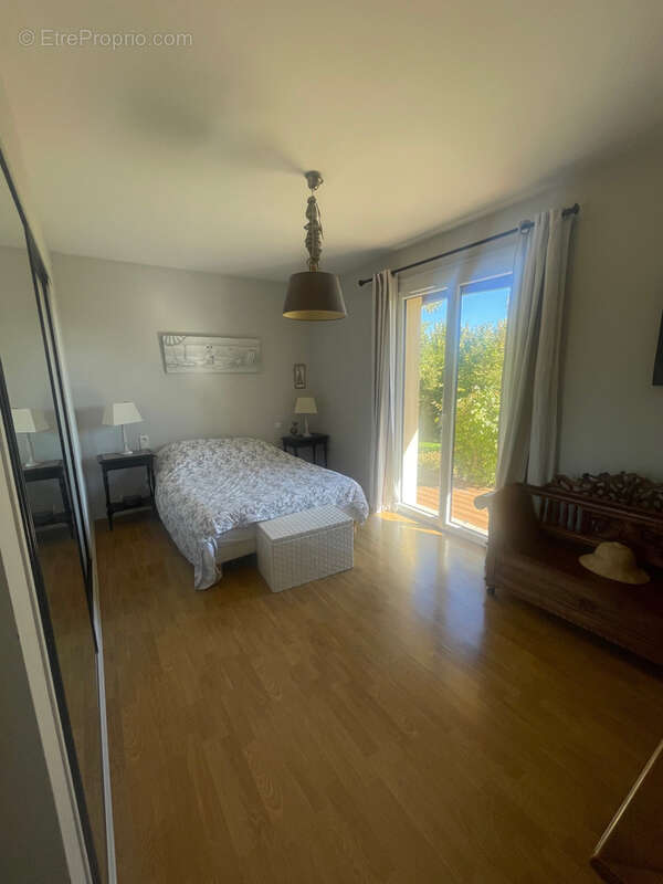 Maison à LE PAVILLON-SAINTE-JULIE