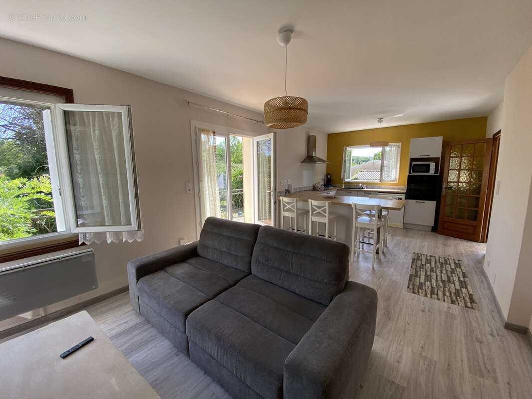 Ensemble immobilier composé de deux appartements T4   Grisolles - photo 4